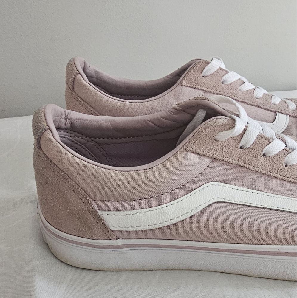 VANS Premium Old Skool Pink & White Suede Low-Top Sneakers - Picture 3 of 9